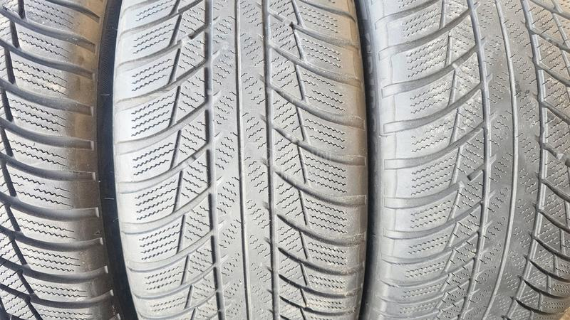 Bridgestone 225/45 R18 Zimska