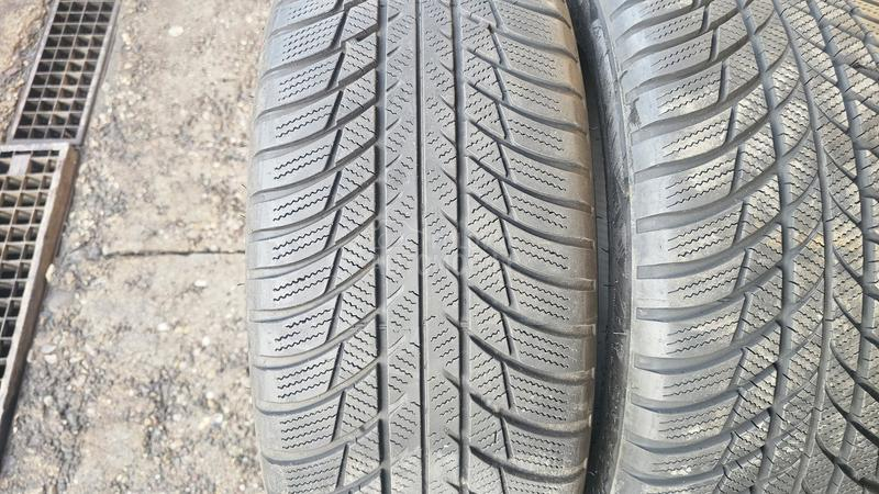 Bridgestone 225/45 R18 Zimska