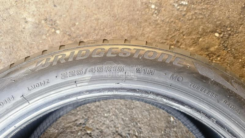 Bridgestone 225/45 R18 Zimska
