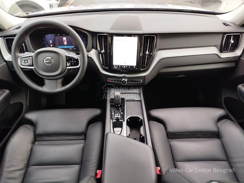 Volvo XC60 B4 PLUS DARK
