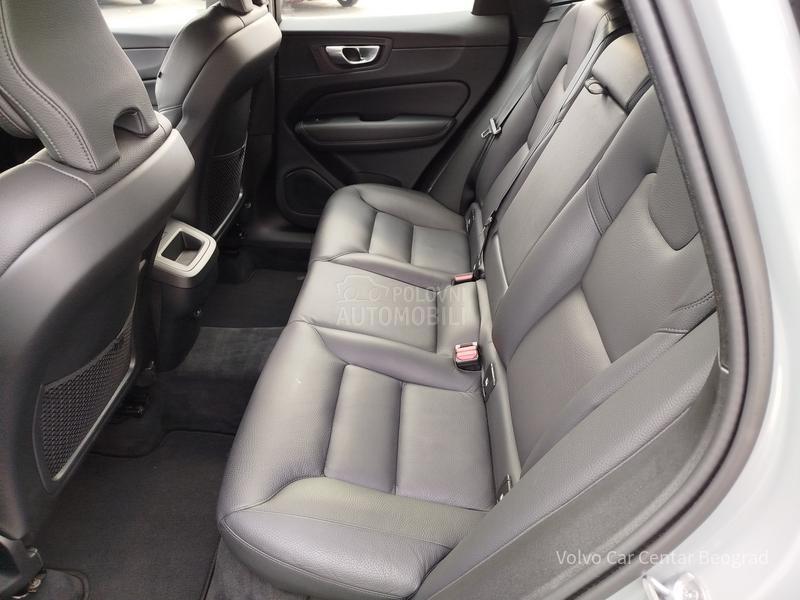 Volvo XC60 B4 PLUS DARK