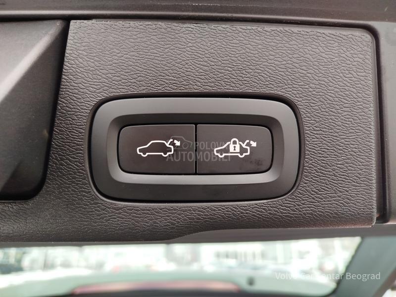 Volvo XC60 B4 PLUS DARK