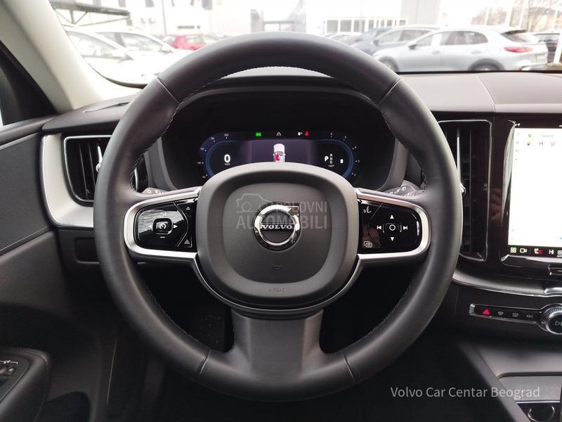 Volvo XC60 B4 PLUS DARK