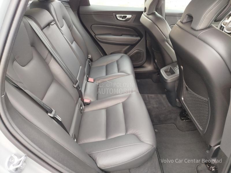 Volvo XC60 B4 PLUS DARK