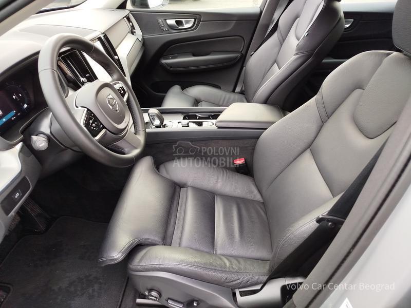 Volvo XC60 B4 PLUS DARK