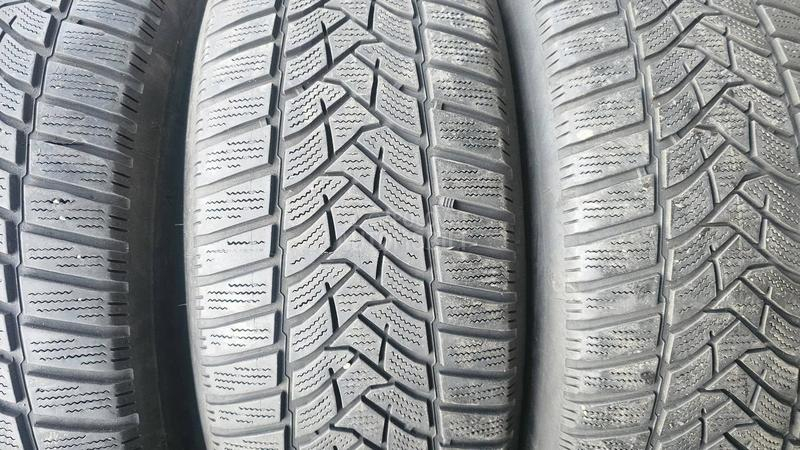 Dunlop 215/60 R16 Zimska