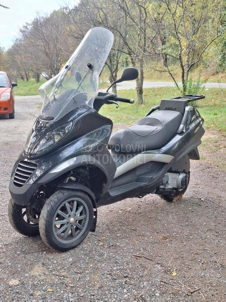 Piaggio MP3 250 A kategorija
