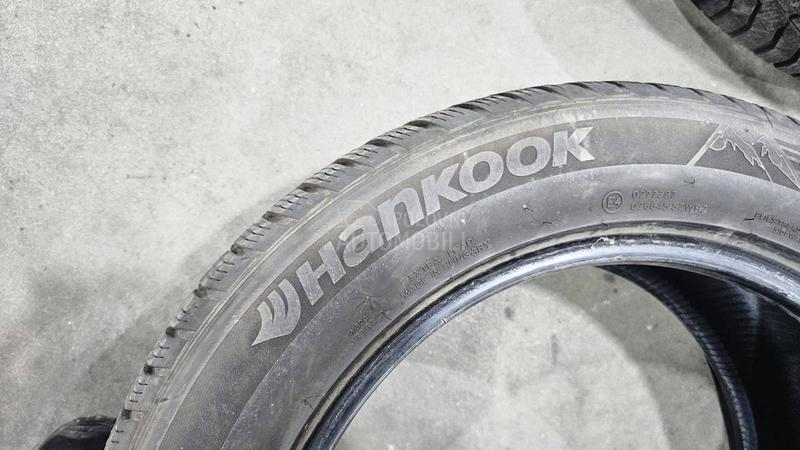 Hankook 235/55 R17 Zimska