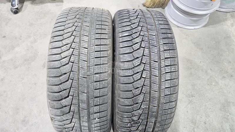 Hankook 235/55 R17 Zimska