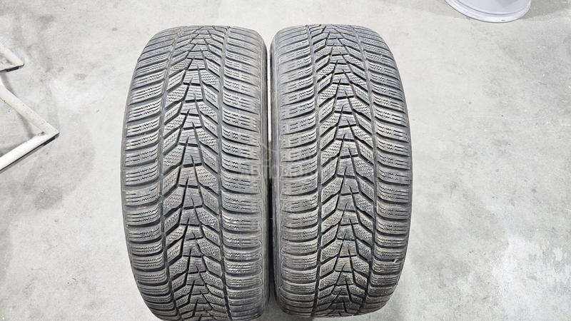 Hankook 235/55 R17 Zimska