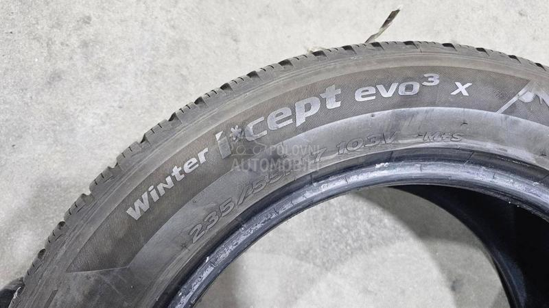 Hankook 235/55 R17 Zimska