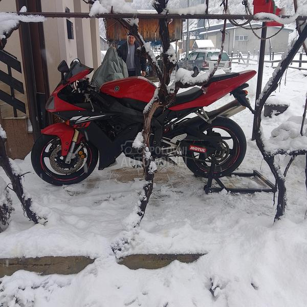 Yamaha R1