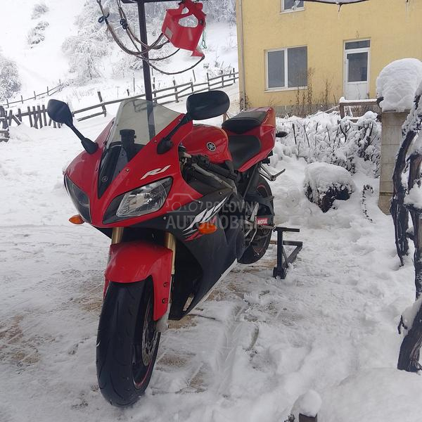Yamaha R1