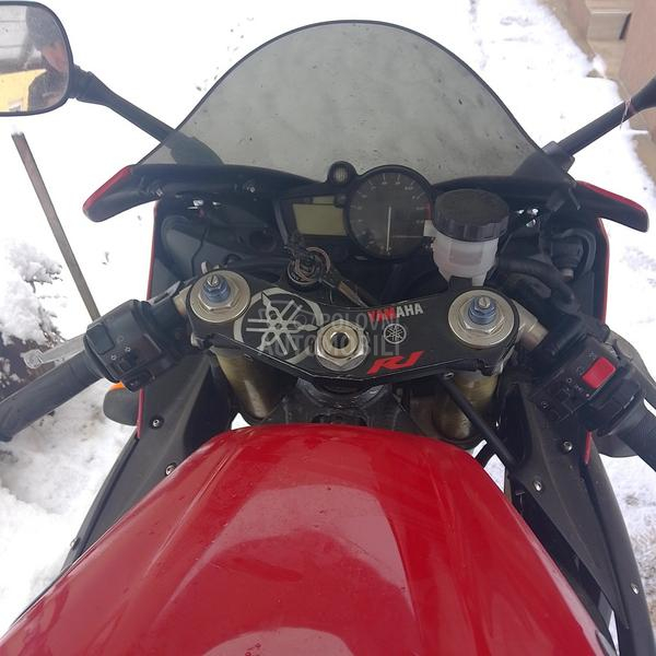 Yamaha R1
