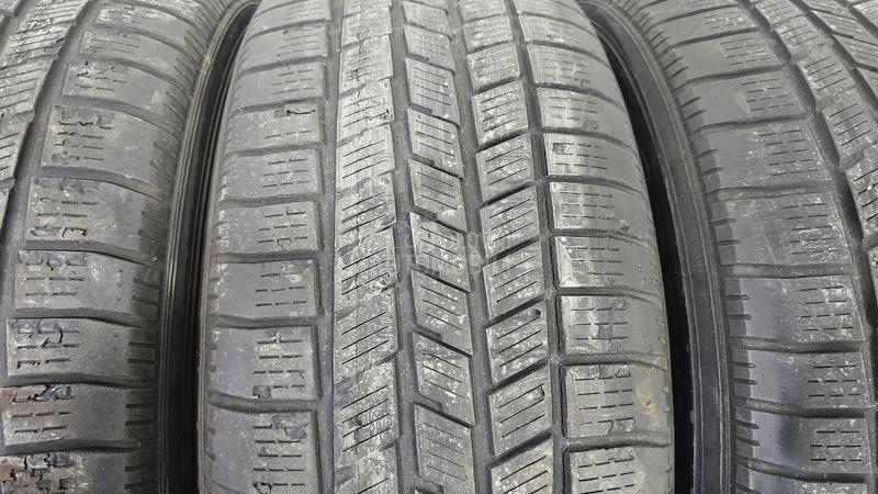Pirelli 235/60 R18 Zimska