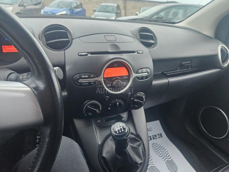 Mazda 2 