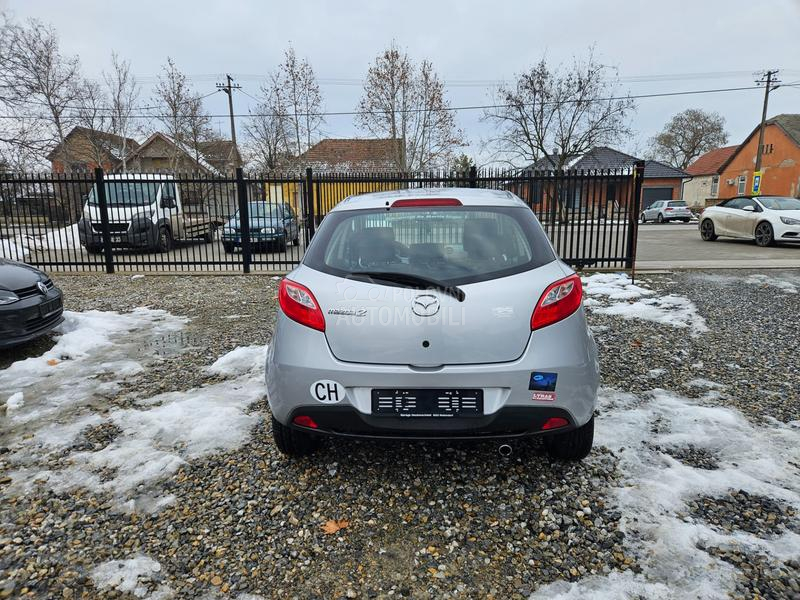 Mazda 2 