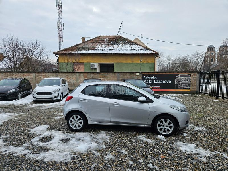 Mazda 2 