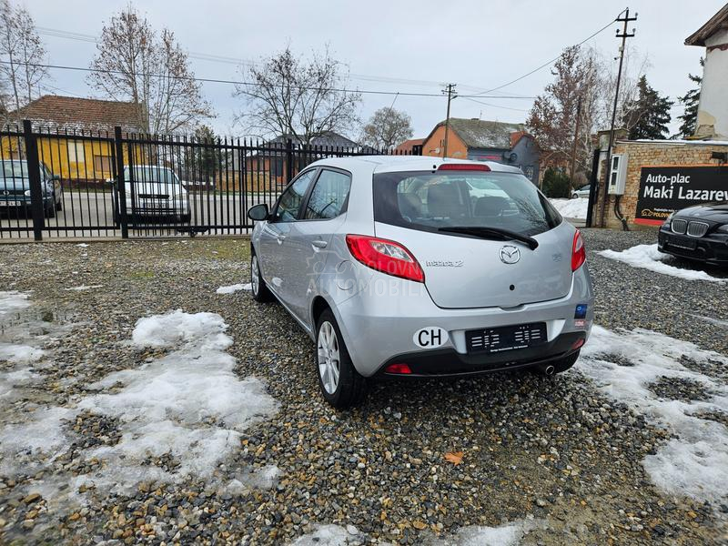 Mazda 2 