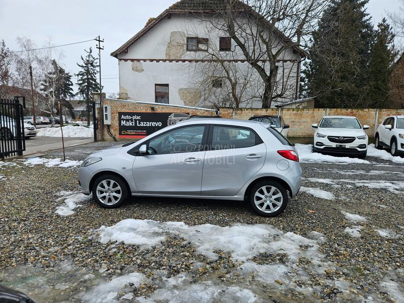 Mazda 2 