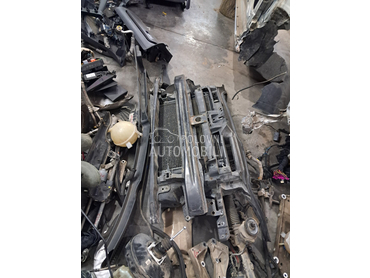 Audi A4 1999. god. -  kompletan auto u delovima