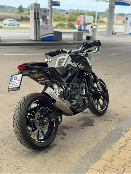KTM Duke 125