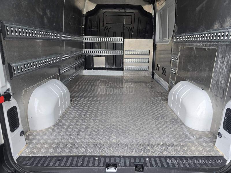 Renault Master L2H2 2.3 dCi 130