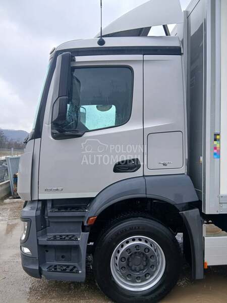 Mercedes Benz Antos 1830