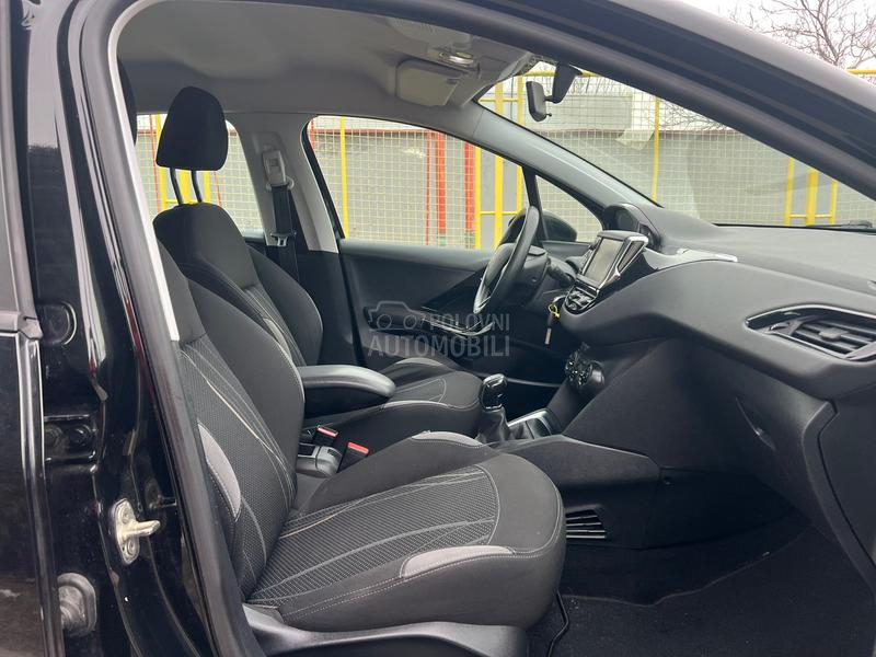 Peugeot 208 1.2  ACTIVE