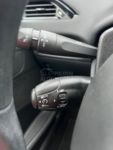 Peugeot 208 1.2  ACTIVE