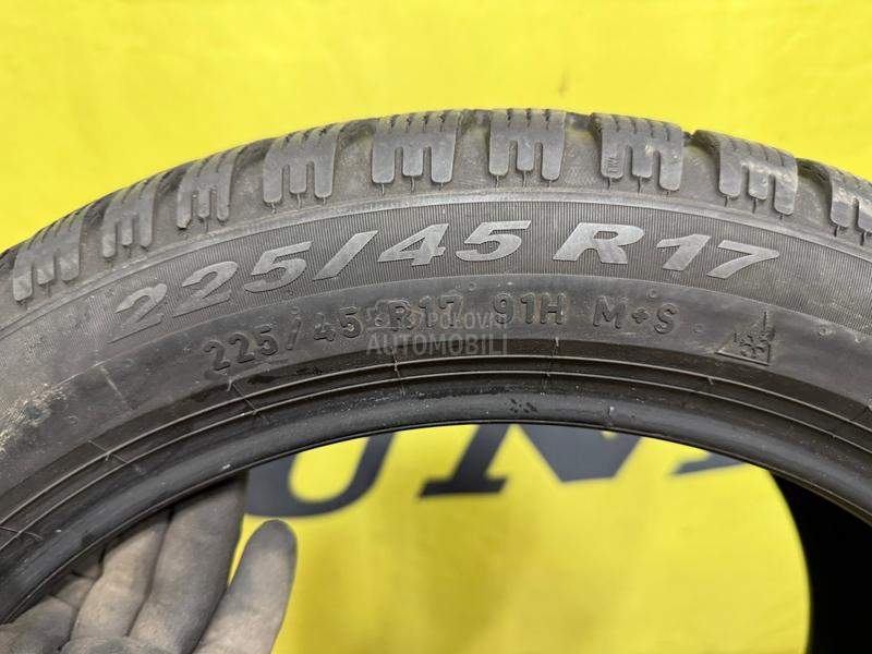 Pirelli 225/45 R17 Zimska