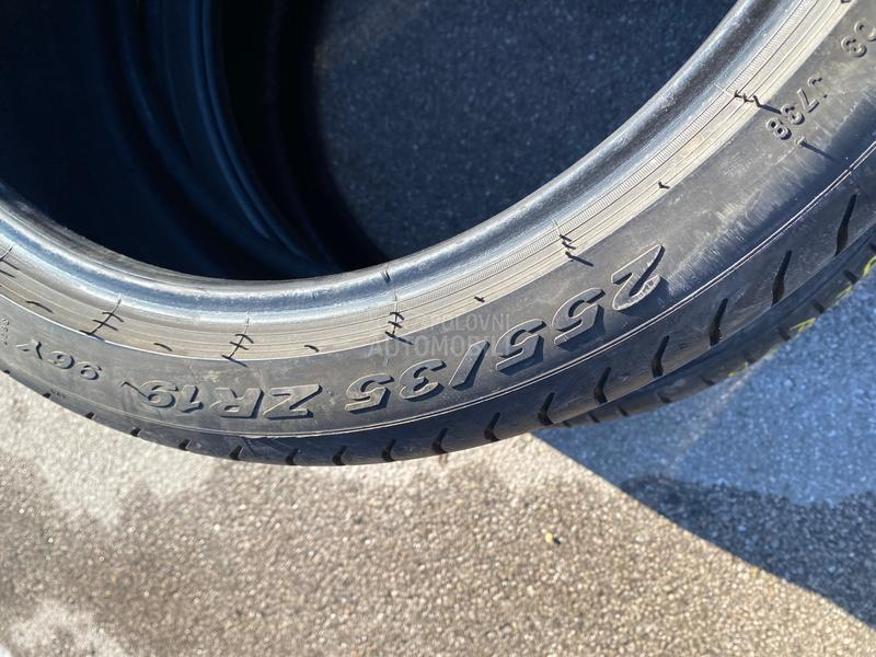 Pirelli 255/35 R19 Letnja