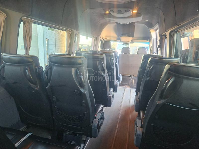 Mercedes Benz Sprinter 519