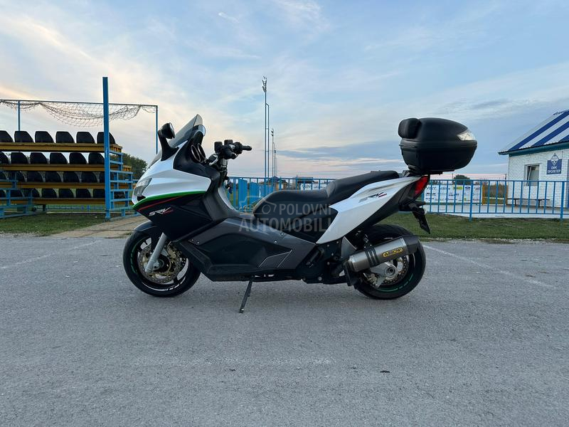 Aprilia SRV 850