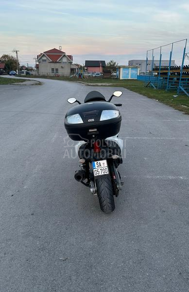 Aprilia SRV 850