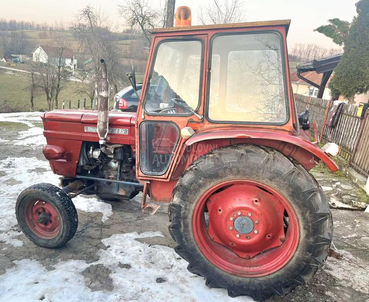 Universal 445