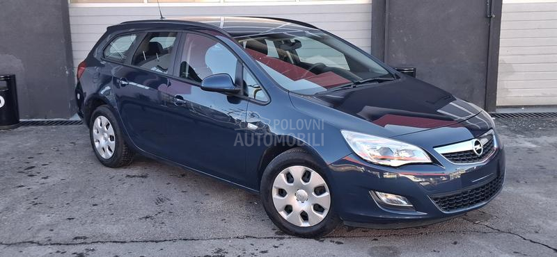 Opel Astra J 