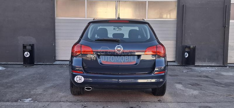 Opel Astra J 