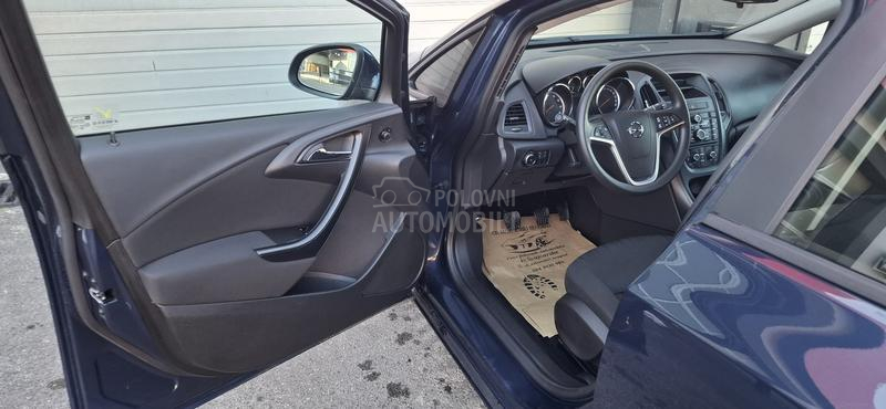 Opel Astra J 