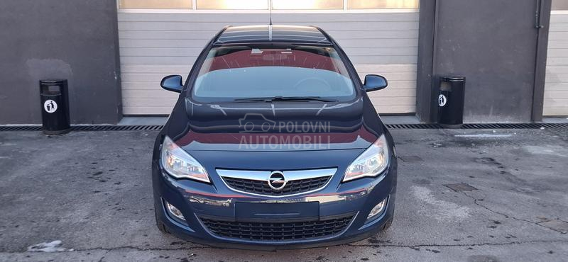 Opel Astra J 