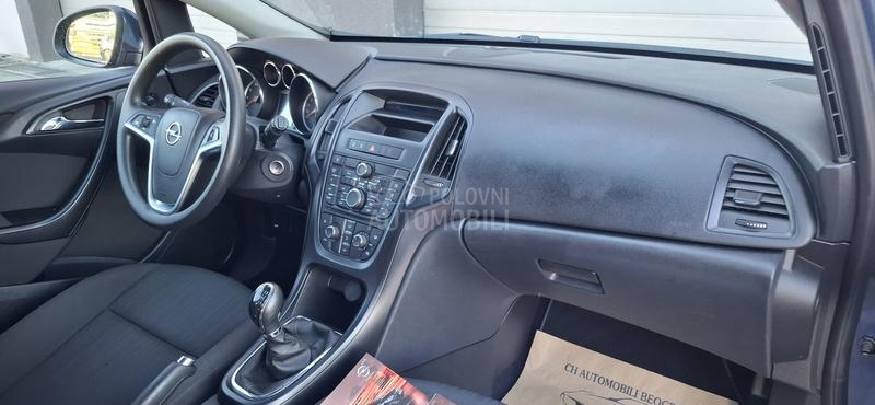 Opel Astra J 