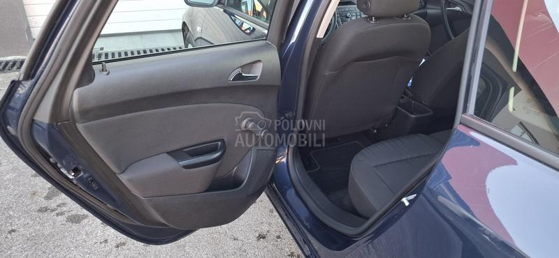 Opel Astra J 