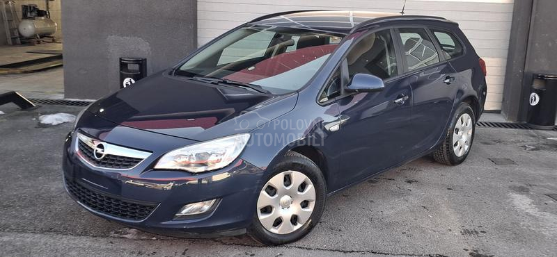 Opel Astra J 