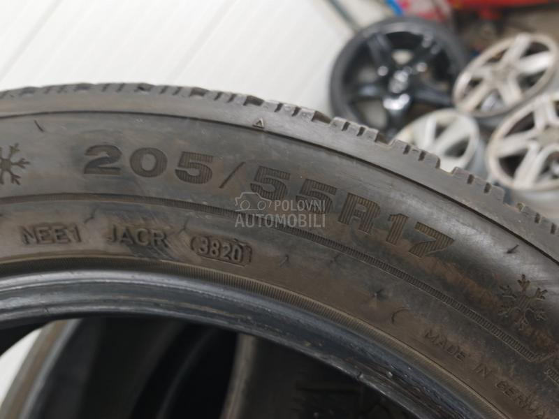 Dunlop 205/55 R17 Zimska