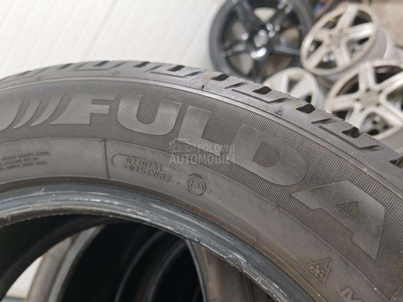 Fulda 215/60 R17 Zimska