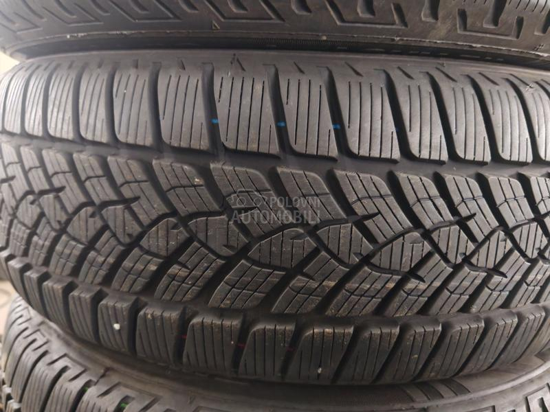 Fulda 215/60 R17 Zimska