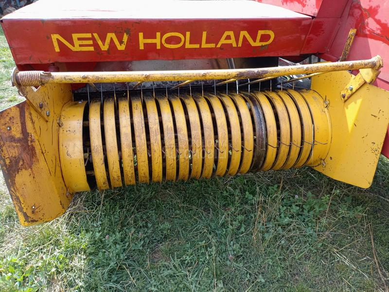 New Holland 265