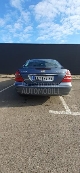 Mercedes Benz E 200 