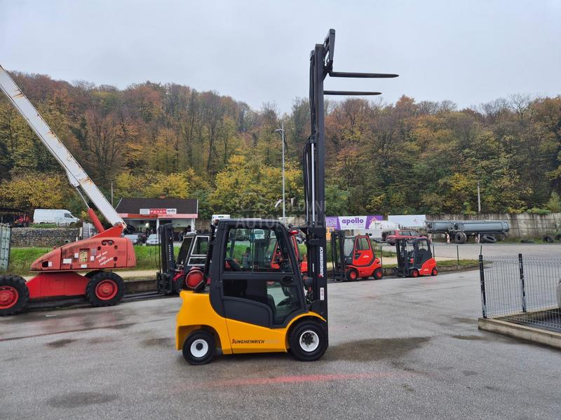 Jungheinrich EFG 425 Triplex