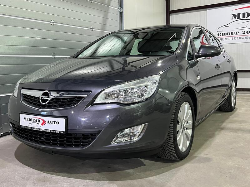 Opel Astra J 